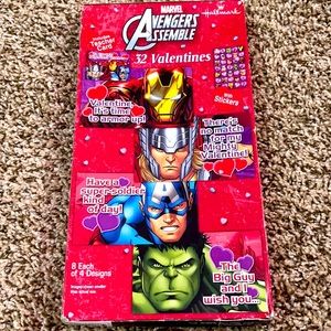 32~Hallmark Marvel Avengers Valentine Card  W Stickers, Includes Teacher Cards